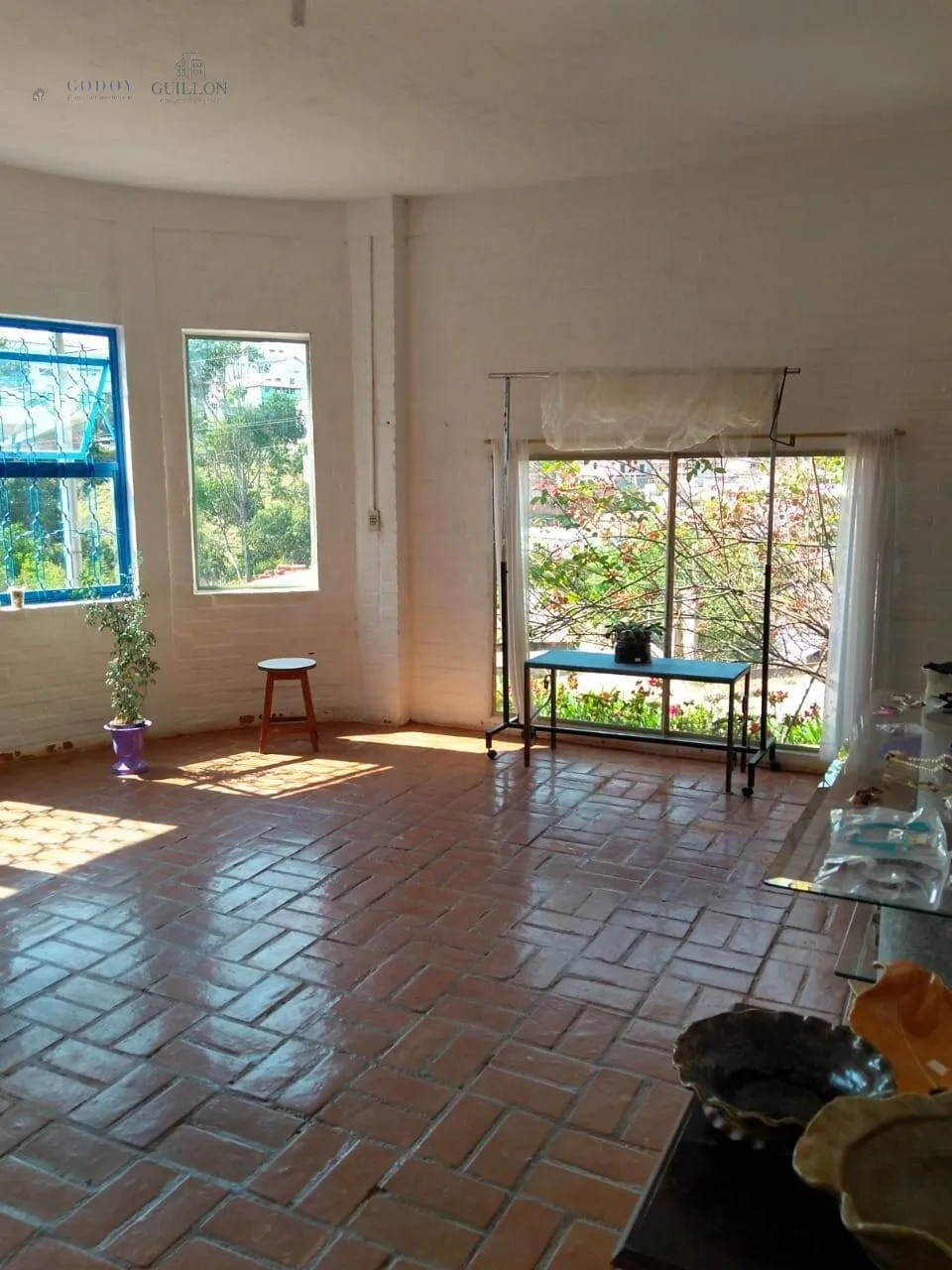 Imagem Casa com Grande Terreno e Potencial de Investimento