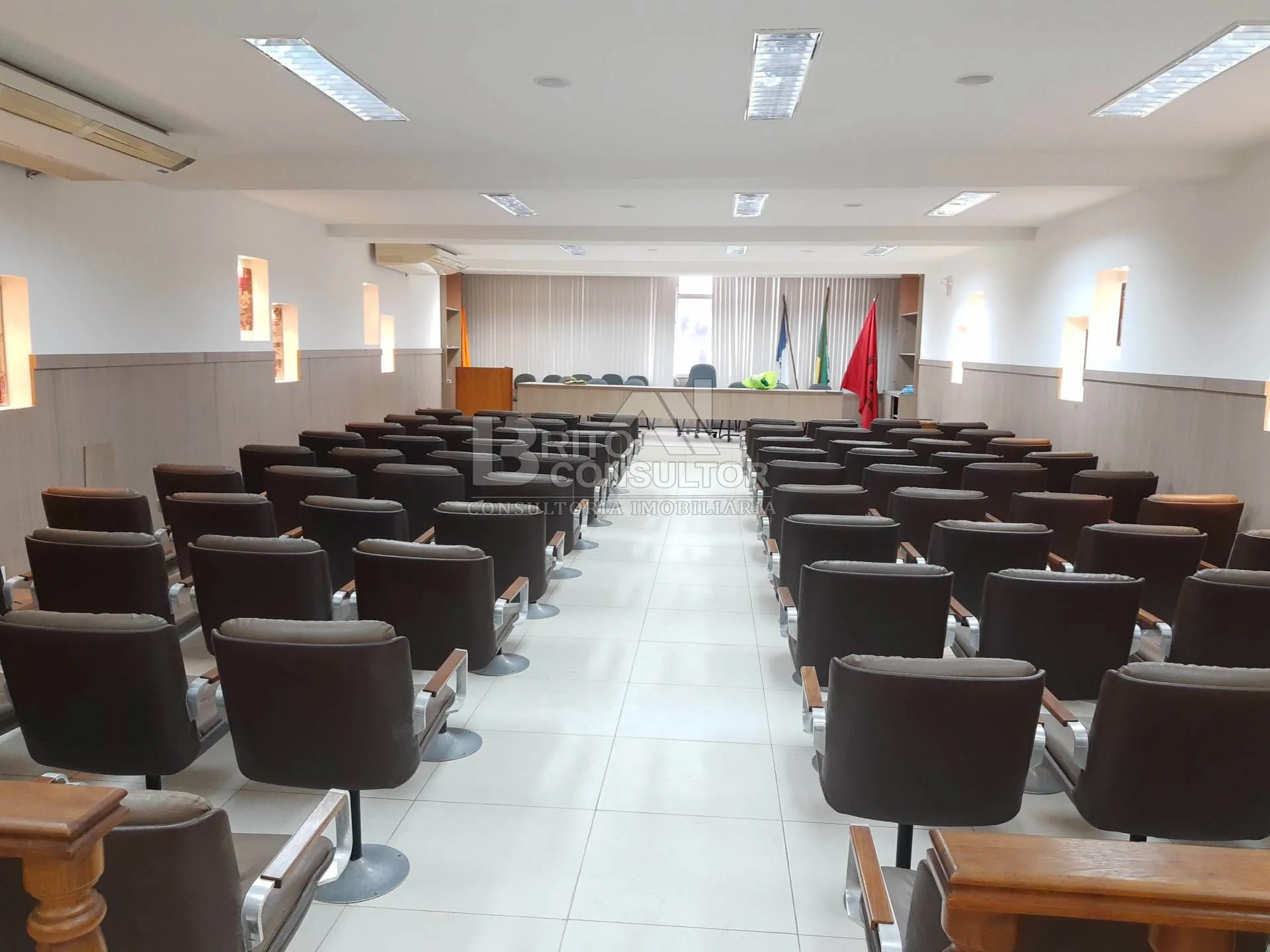 Prédio Comercial Inteiro á Venda 600 M² Por 3000.000 Centro Niterói/RJ.