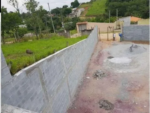 Imagem VENDA DE TERRENO NA CHÁCARA GUANABARA, EM GUARAREMA/SP, com área total de 580m² e terreno murado. ÓTIMA OPORTUNIDADE DE INVESTIMENTO! CONSULTE-NOS.