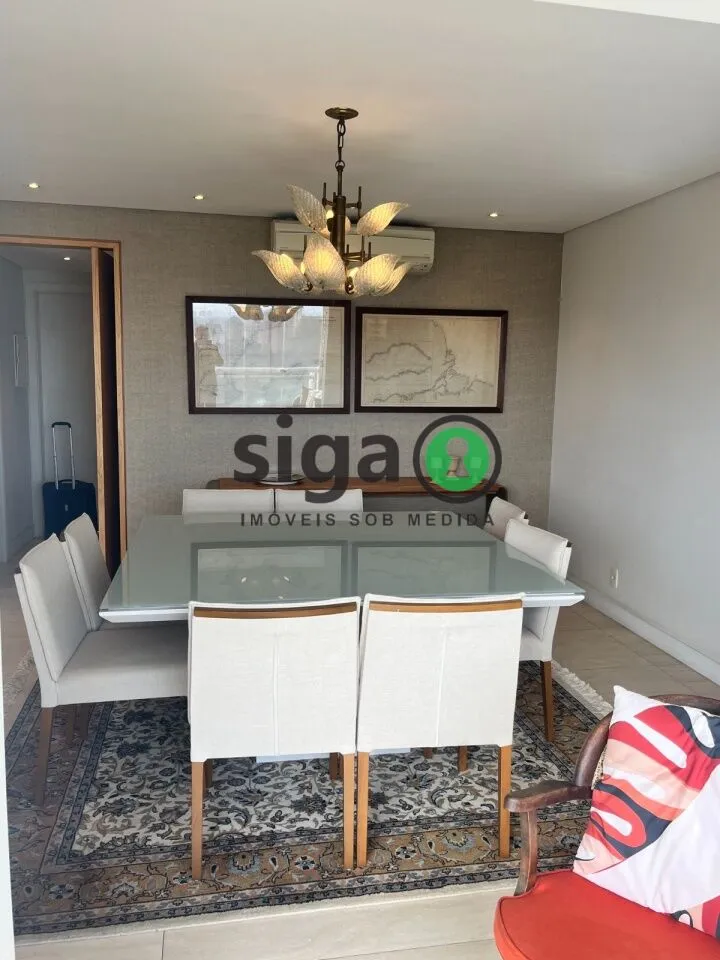 Imagem Apto à Venda com 200m², 3 suites, 4 vagas, Semi mobiliado, andar alto, no Panamby