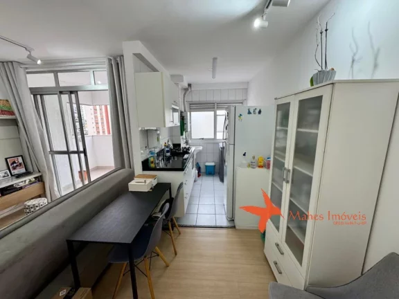 Imagem Apartamento à venda em Pinheiros, São Paulo: 2 quartos, 1 suíte, 1 sala, 2 banheiros, 1 vaga de garagem. Confira!