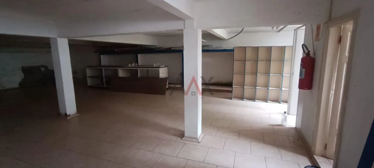 Imagem Sala Comercial Espaçosa no Centro Ideal para Escritório ou Consultório