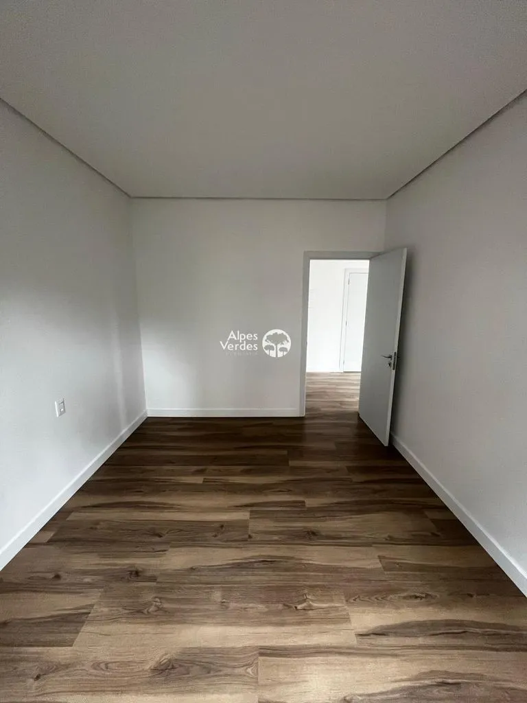 Imagem Vende-se apartamento em Gramado com 1 dormitorios semi mobiliado
