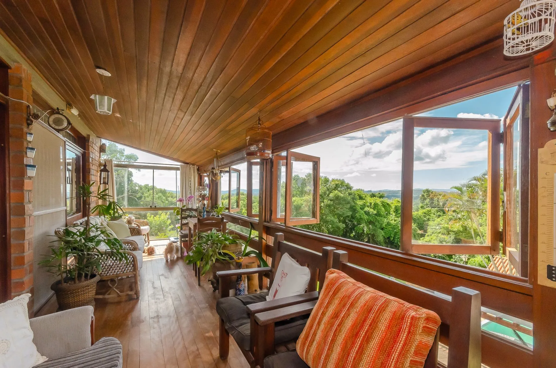 Imagem Casa Exclusiva na Zona Sul com Vista Panorâmica, Piscina e Poço Artesiano!