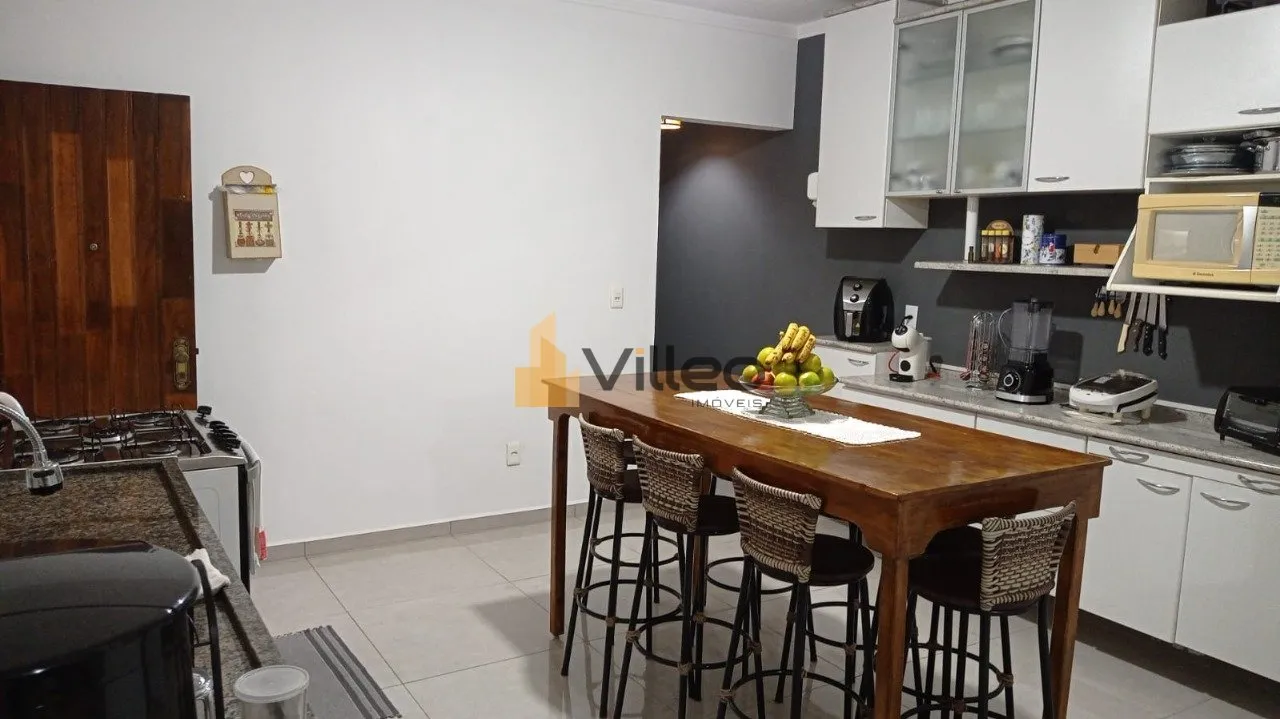 Imagem Apresentamos uma residência única à venda na Vila Haro, em Sorocaba, que oferece tranquilidade, i...