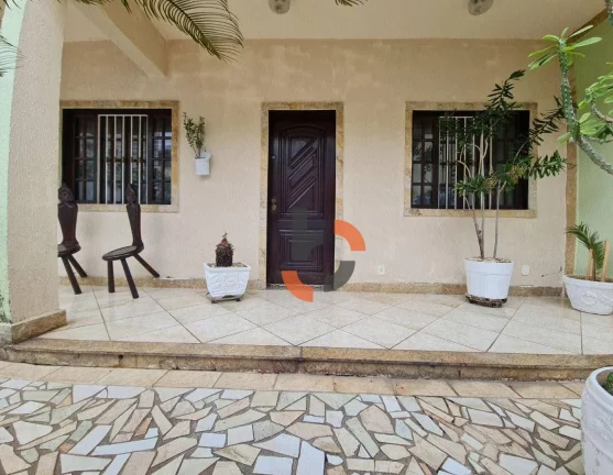 Imagem (Venda) Casa com 4 dormitórios - Caonze - Nova Iguaçu/RJ
