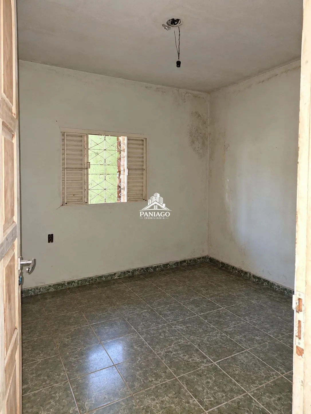 Imagem Casa Quintal, Espaço Externo, Localizada no Bairro Areão, Próxima à Região Centr