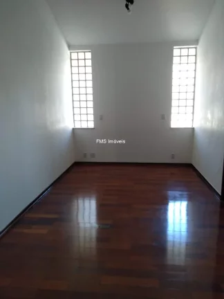 Imagem Imperdível: Casa de Luxo no Jardim da Saúde, São Paulo - 3 quartos, 3 suítes, 3 salas, 4 banheiros, 4 vagas - 510 m²