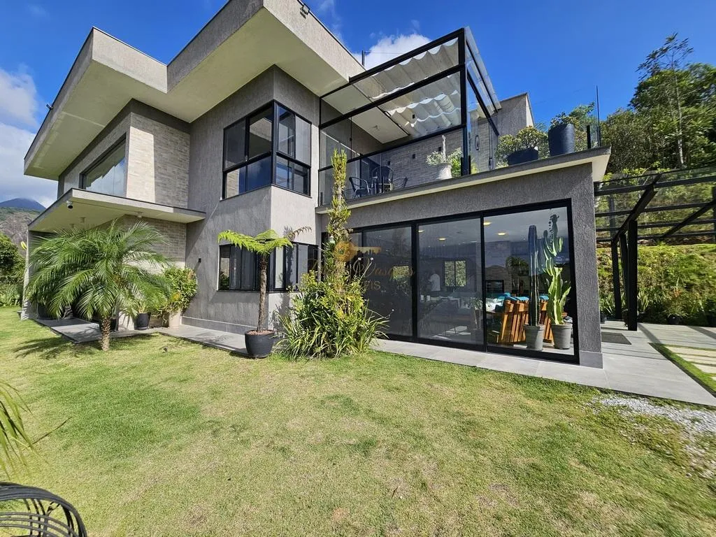 Imagem Casa em Condomínio para Venda em Teresópolis / RJ no bairro Parque do Imbui