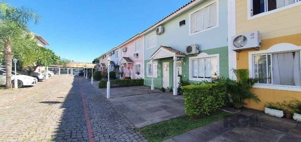 Imagem Casa em condomínio no Sarandi de 2d vaga e infra