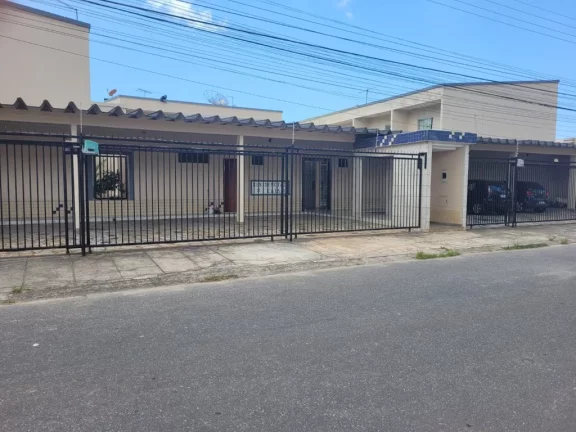 Imagem Casa duplex em condomínio fechado com área de lazer