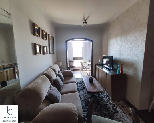 Imagem Maravilhoso apartamento à venda no centro de São Lourenço MG. Sala e quarto com varanda. Edifício com piscina, sauna, salão de jogos e de festas