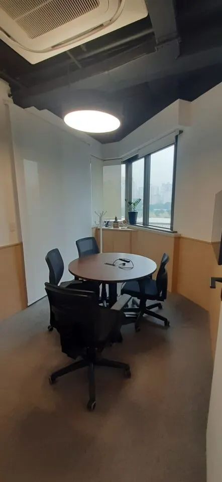 Imagem Escritório Corporativo de 116m² Pronto para Uso no Edifício Parque.