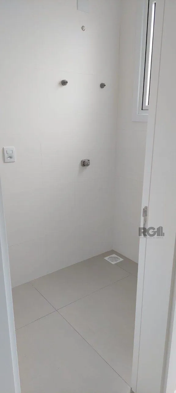 Imagem Casa em condomínio com 3 dormitórios, sendo todos suítes em Torres