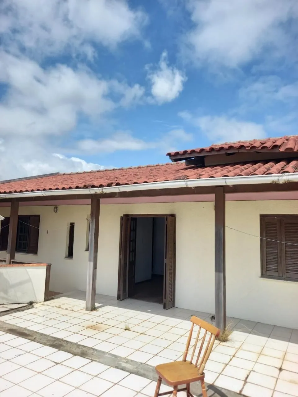 Imagem Ampla Casa residencial com 4 quartos, 3 banheiros e 1 suíte garagem