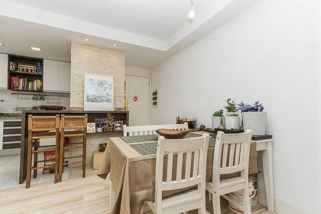 Imagem Vende-se apartamento com 2 quartos (1 suíte), 68m² e 2 vagas - Passo da Areia