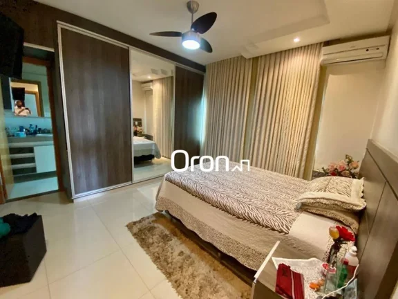 Imagem Sobrado à venda, 339 m² por R$ 1.850.000,00 - Condomínio do Lago - Goiânia/GO