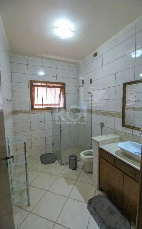Imagem Casa Com 4 dormitórios para Comprar , 350 m²- Chácara das Pedras - Porto Alegre