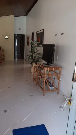 Imagem Casa em condomínio a venda na praia do Lazaro em Ubatuba!
