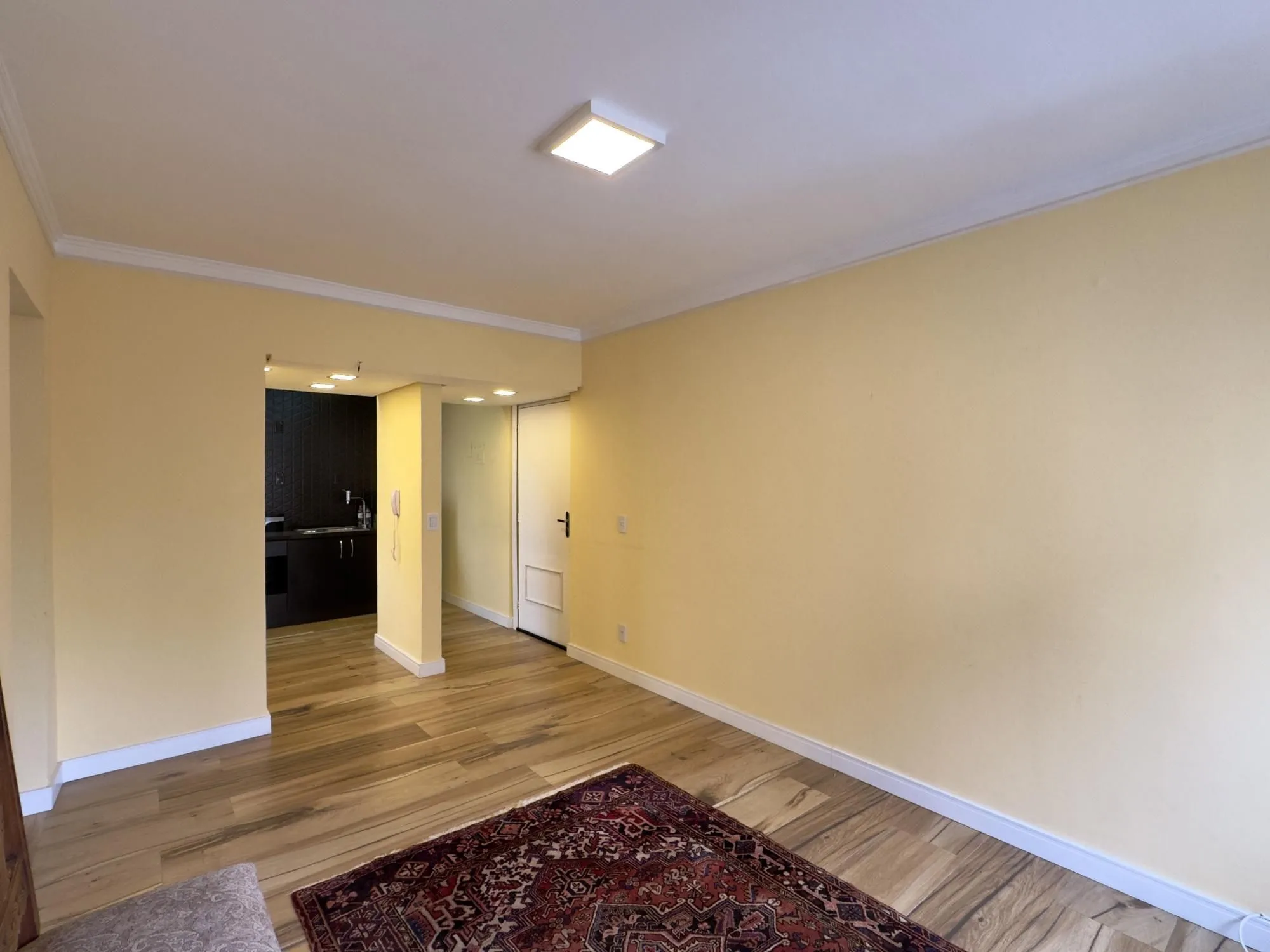 Imagem Apartamento 2 dormitórios, reformado e ensolarado no Centro Histórico