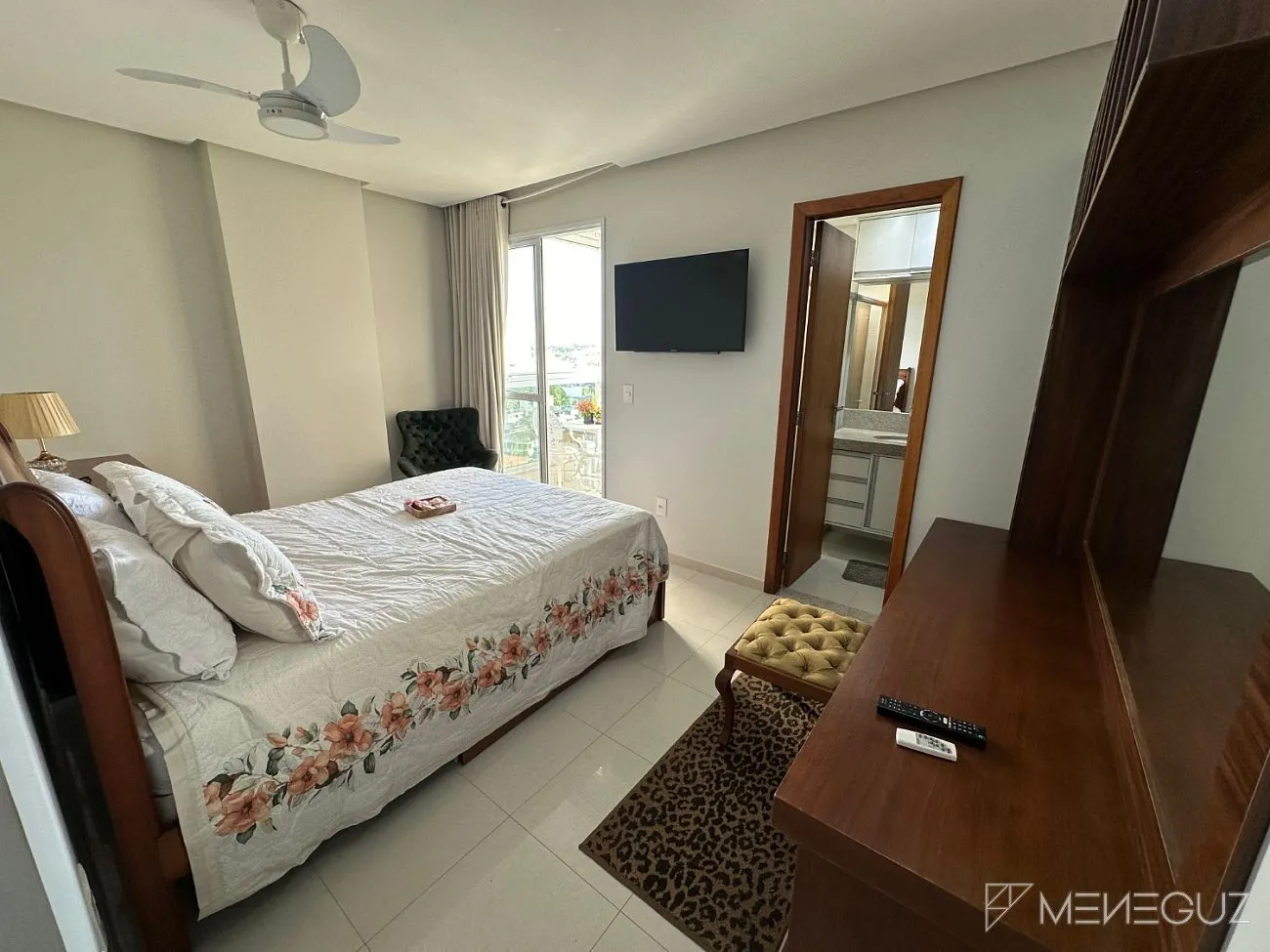 Imagem Apartamento 3 quartos a venda na orla da Praia do Morro, totalmente mobiliado