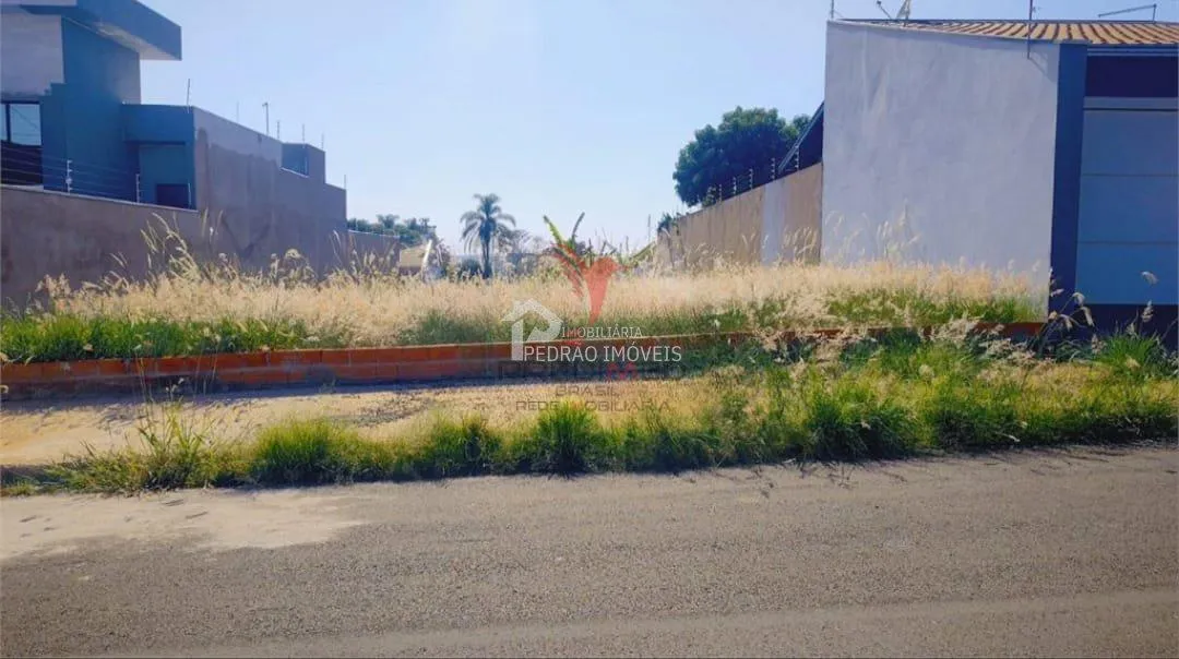 Foto do imóvel Lote/Terreno de 425m² no bairro Jardim Itamaraty, em Lençóis Paulista