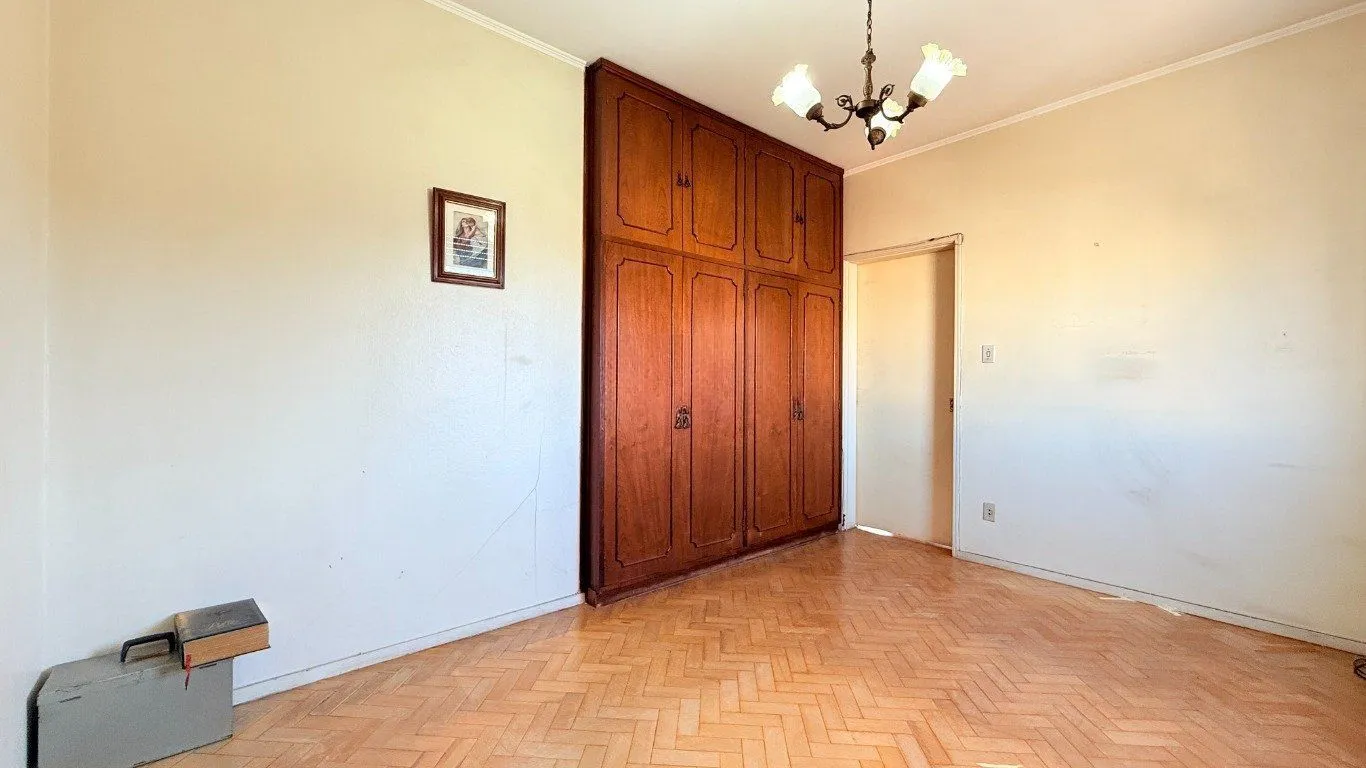 Imagem Apartamento de 3 dormitórios à venda no Bairro Petrópolis, Porto Alegre.