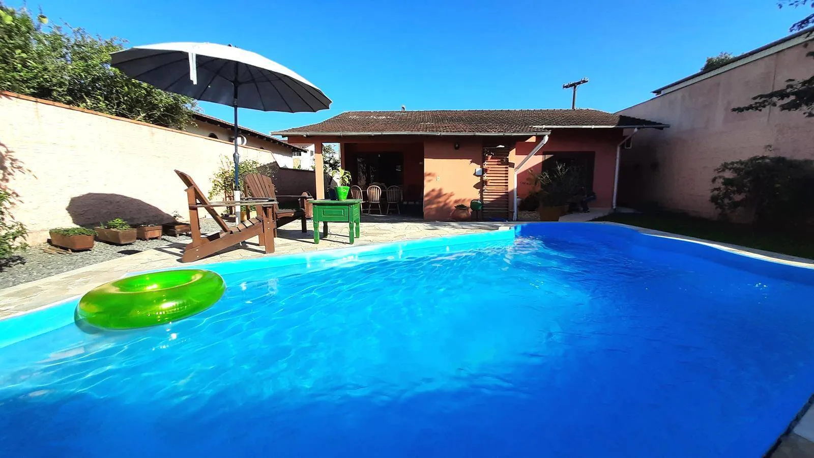 Imagem Casa Semi Averbada no Bairro Floresta com piscina