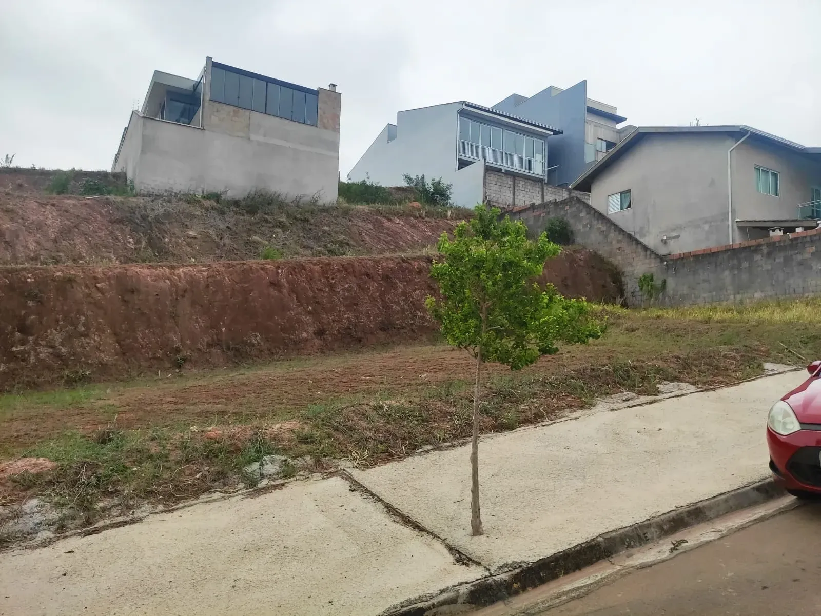 Terreno à Venda, 250 metros em Loteamento Jardim Ipanema - Jundiaí