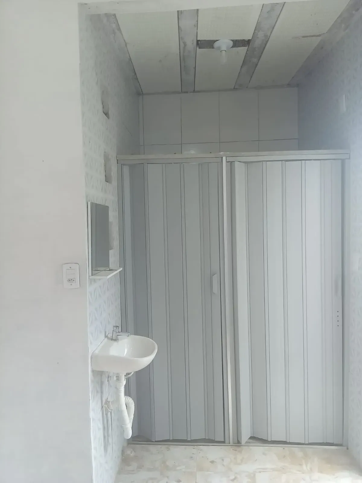 Imagem Kitnet com 1 Quarto para Alugar, 30 m² em Paripe - Salvador