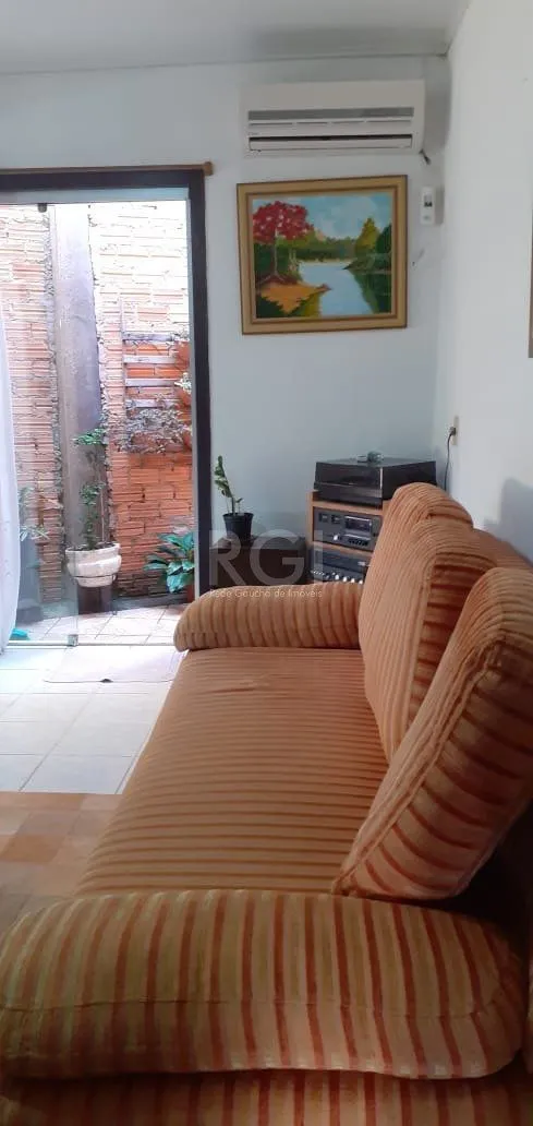 Imagem Casa para Venda - 80m², 3 dormitórios, 2 vagas - Espirito Santo