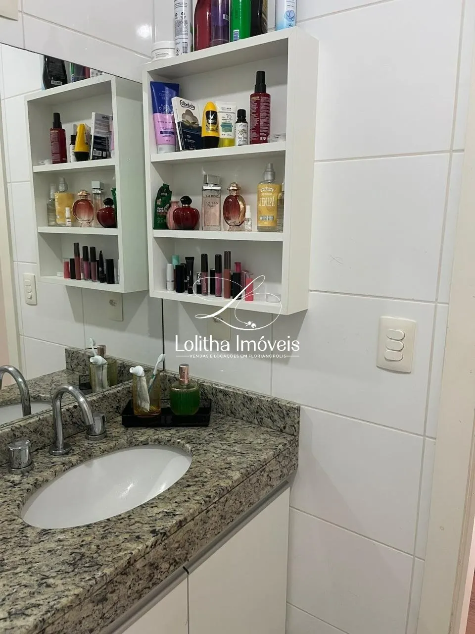 Imagem APARTAMENTO À VENDA COM 2 QUARTOS E 1 VAGA DE GARAGEM NO ITACORUBI - FLORIANÓPOLIS/SC