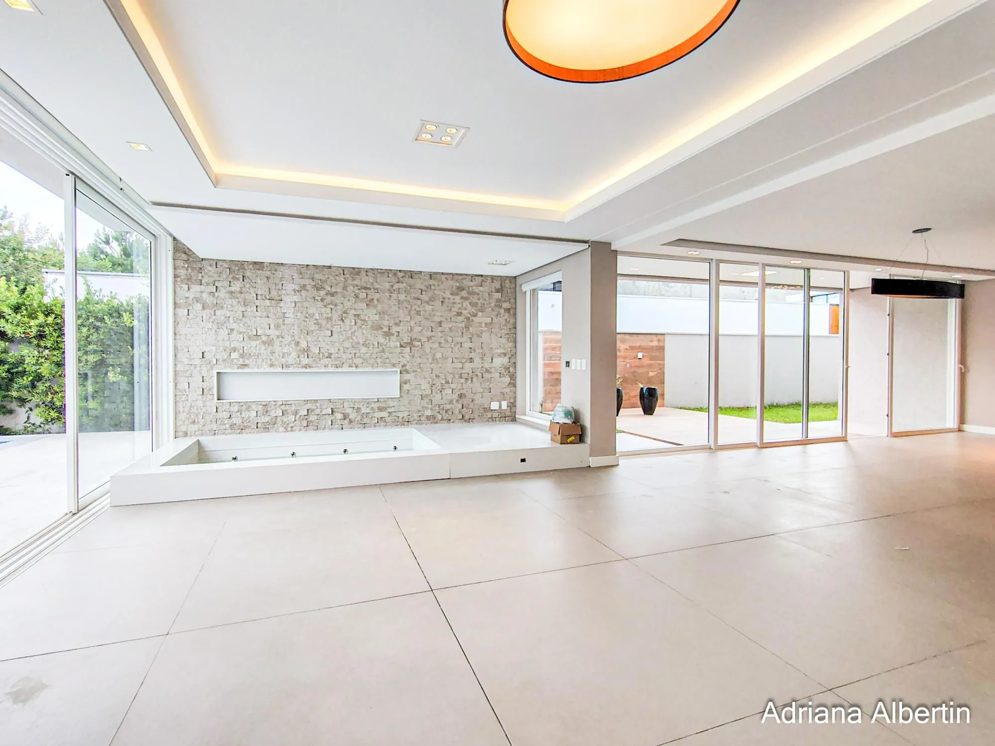 Imagem Casa com 400m² e 4 suítes