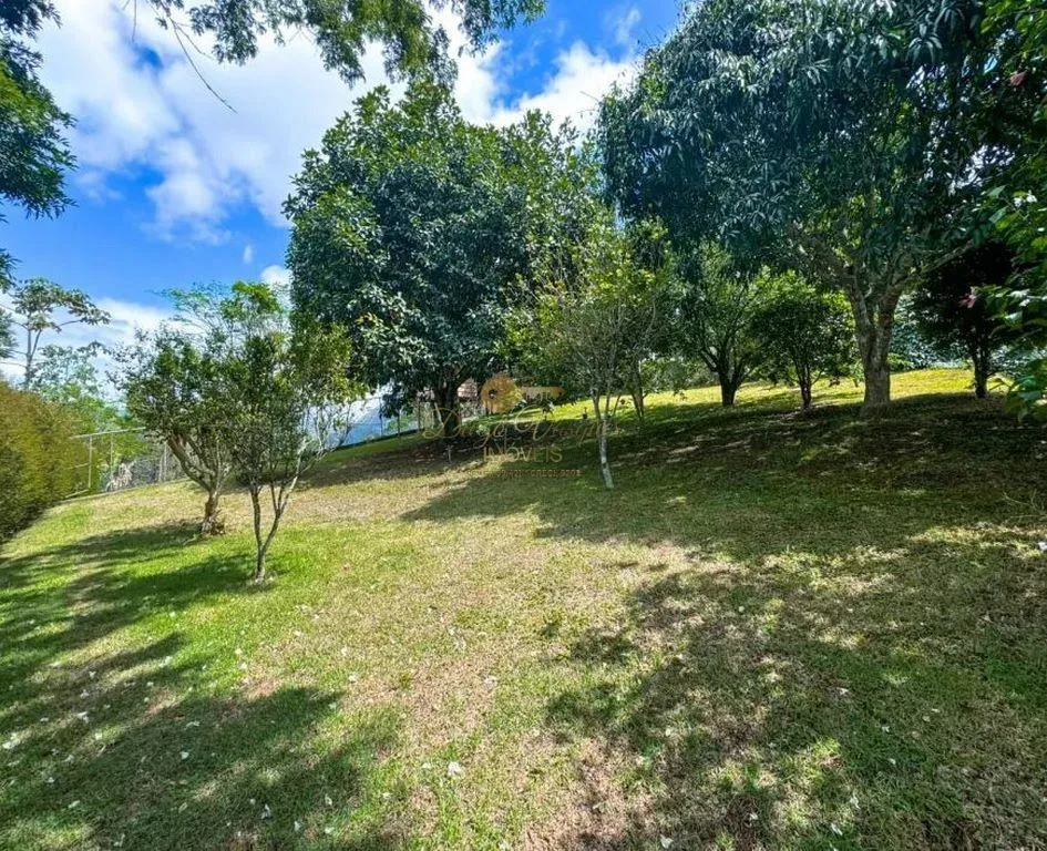 Imagem Casa em Condomínio para Venda em Teresópolis / RJ no bairro Green Valley
