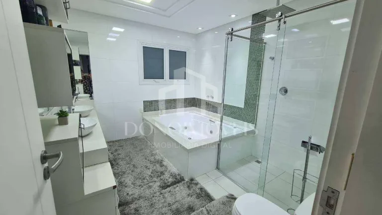 Imagem Sobrado de alto padrão em condomínio fechado - 585m² | 6 suítes