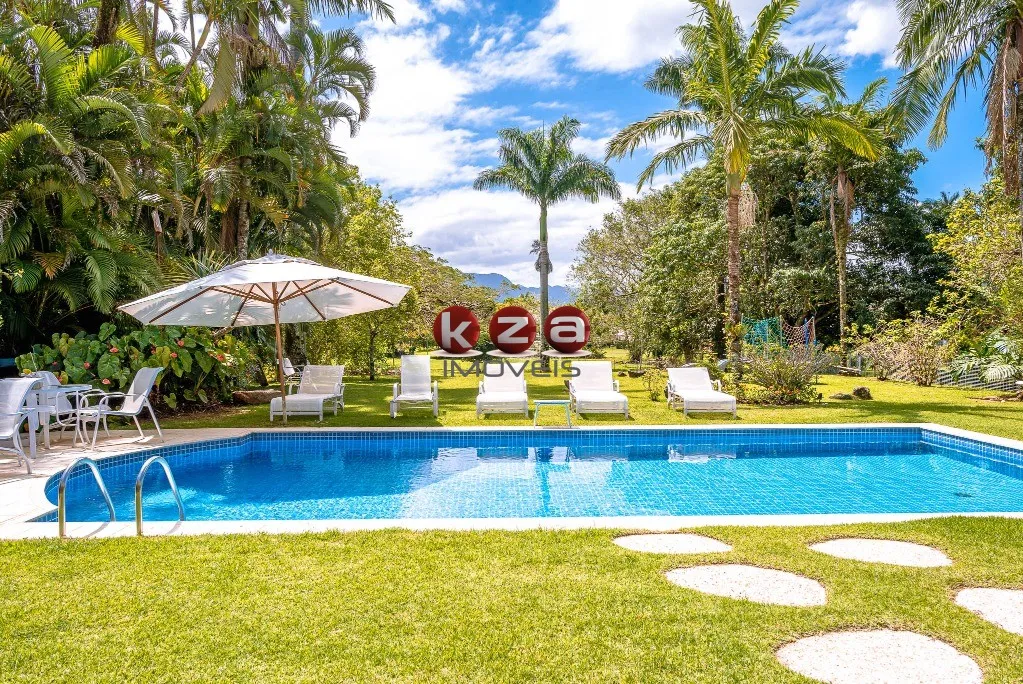 Imagem Luxuosa casa à venda no Condomínio Costa Verde, na Praia de Tabatinga, Caraguatatuba-SP, 5 suítes, 2 salas, , 344m². Venha conferir!