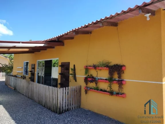 Imagem Casa a venda 03 quartos c/suíte, bem localizada em Guaratuba PR