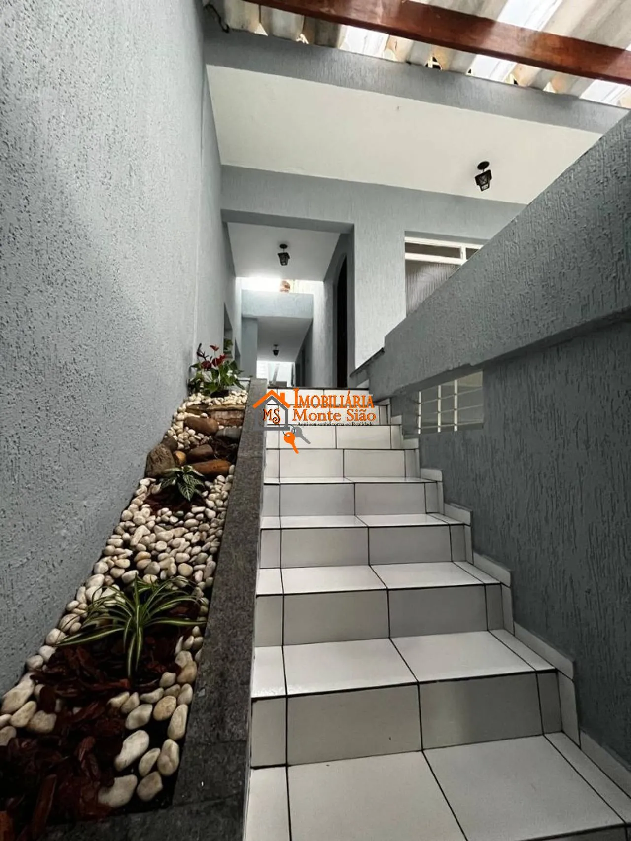 Imagem Sobrado com 4 dormitórios à venda, 238 m² por R$ 640.000,00 - Vila Galvão - Guarulhos/SP