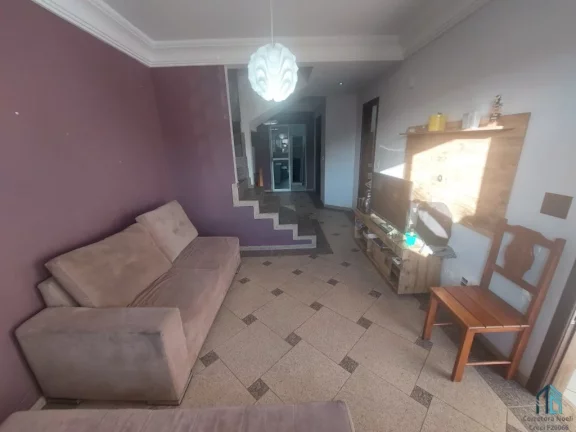 Imagem Sobrado a venda, 03 quartos sendo uma suíte no Capão Raso em Curitiba PR