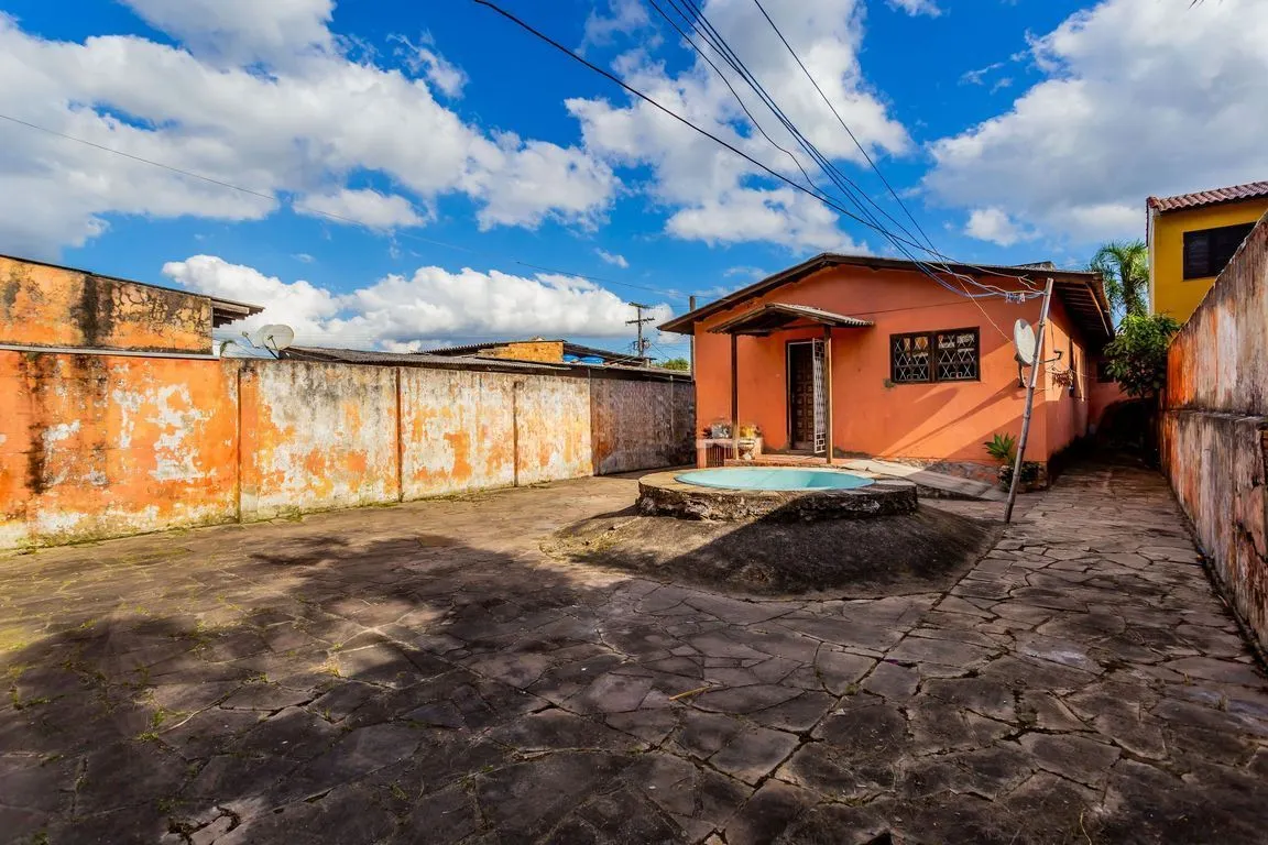 Imagem Casa de 3 dormitórios no Bairro Vila Jardim - Porto Alegre