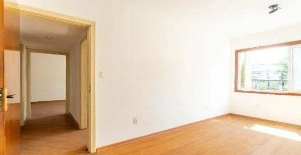 Imagem Apartamento no Petrópolis de 3 dormitórios e 2 vagas DESOCUPADO