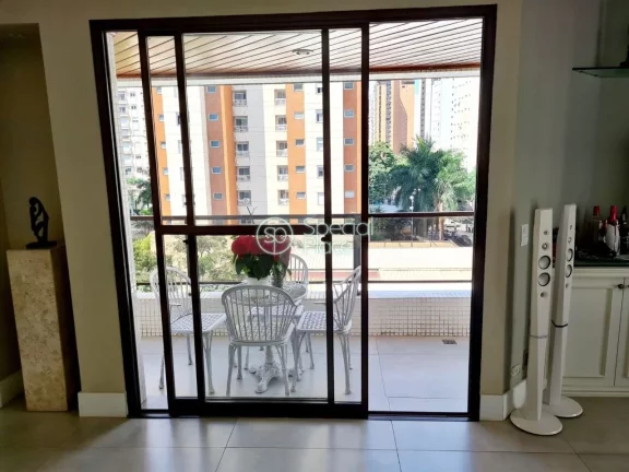 Imagem Apartamento amplo com 186m² no Jardim Paulista, arejado e cheio de iluminação natural, andar méd...