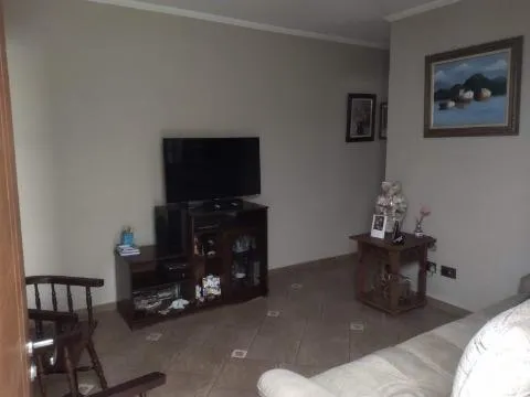 Imagem VENDA DE CASA NO JARDIM AMARAL, EM ITAQUAQUECETUBA/SP, 132m² com 02 dorm, garagem coberta e área de lazer com churrasqueira e redário. CONSULTE-NOS.