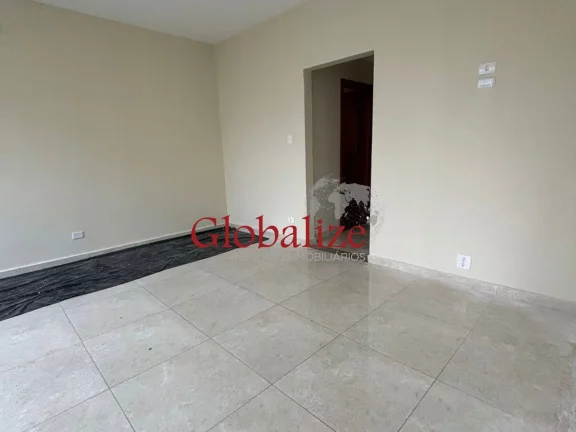 Imagem Apartamento à venda com 300m², 4 qurtos, 1 suíte, dependência, vista mar por R$1.320.000,00 no Gonzaga em Santos