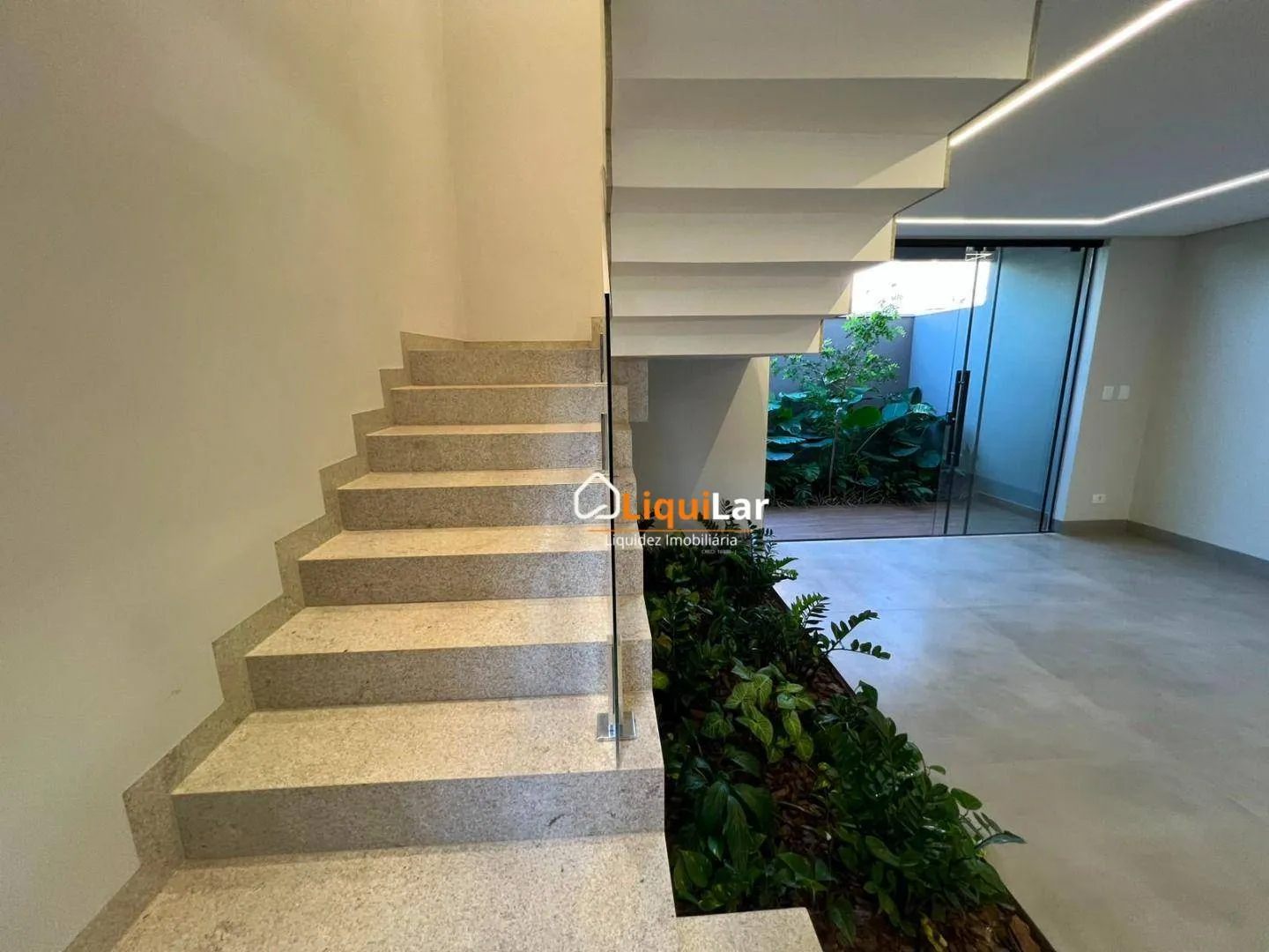 Imagem Sobrado Novo no Carandá Bosque com 3 Suítes, Piscina com Hidromassagem e Espaço Gourmet