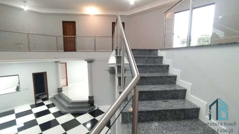Imagem Casa a venda, em um dos melhores Bairros de São José dos Pinhais, 04 quartos sendo uma suíte e 02 Demi Suítes, 12 vagas no Aristocrata .