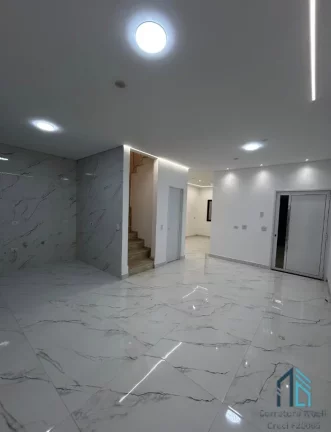 Imagem Sobrado a venda com terreno, 03 suítes, ótima localização em São José dos Pinhais PR