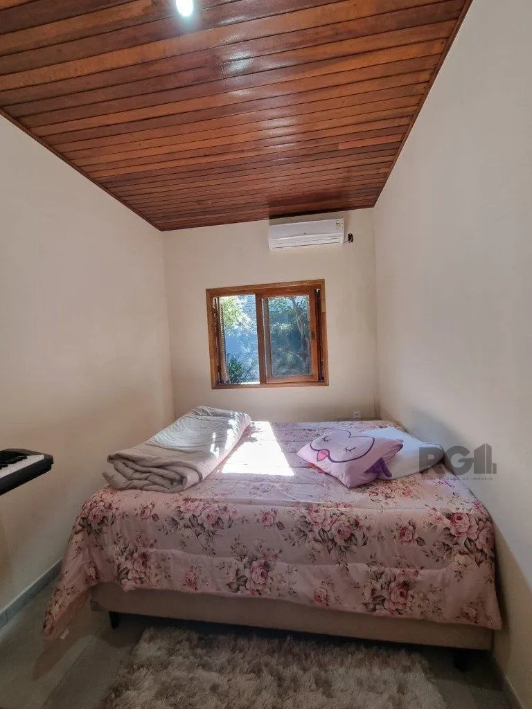Imagem Casa com 3 dormitórios no bairro Sarandi