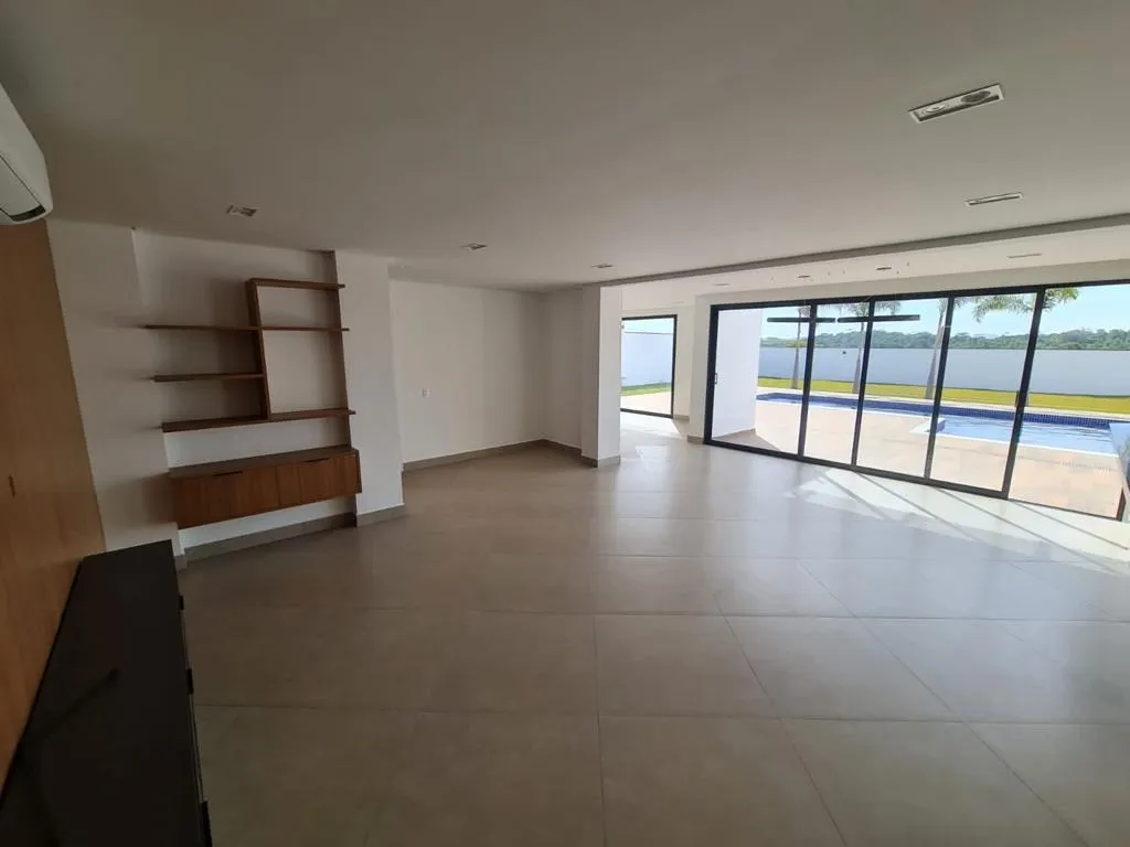 Imagem Linda Casa Térrea no Ecoresidencial Fazenda Jequitibá com 456m².