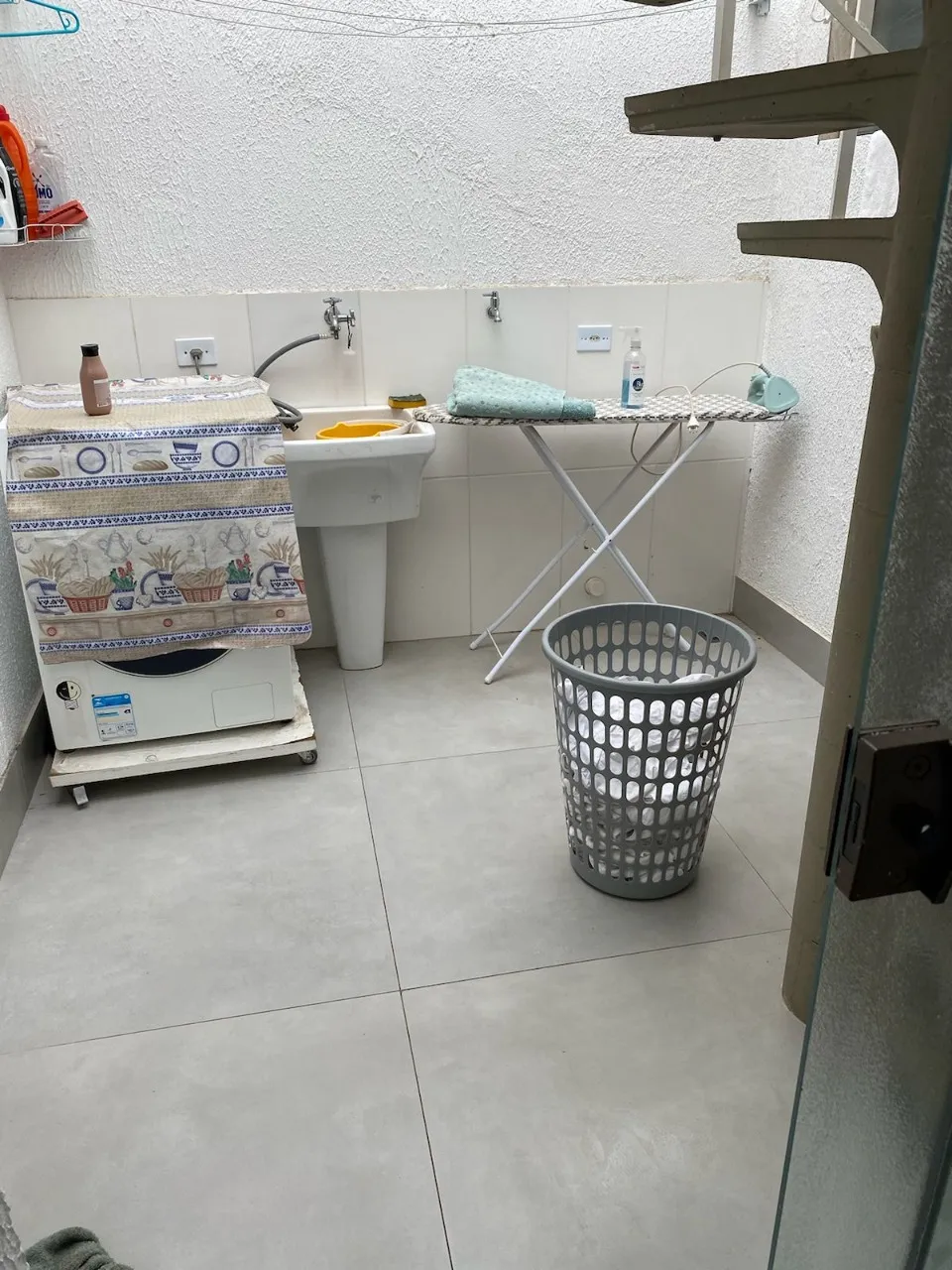 Imagem Casa Comercial à Venda em Sorocaba-SP, Jardim Ana Maria: 4 Quartos, 1 Suíte, 1 Sala, 3 Banheiros, 3 Vagas, 287m². Imperdível!